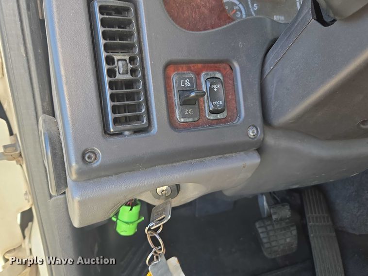 image for item DH8684 2014 Freightliner Business Class M2 box truck