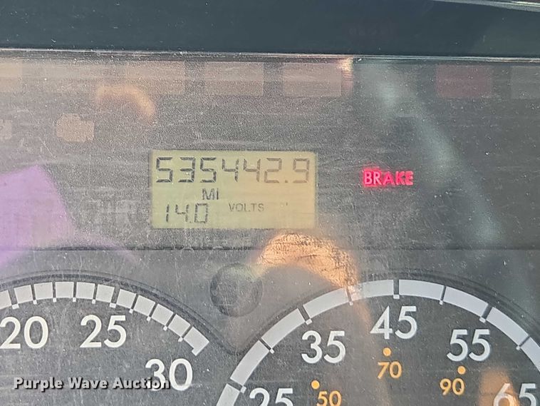 image for item DH8684 2014 Freightliner Business Class M2 box truck