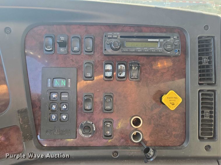 image for item DH8684 2014 Freightliner Business Class M2 box truck