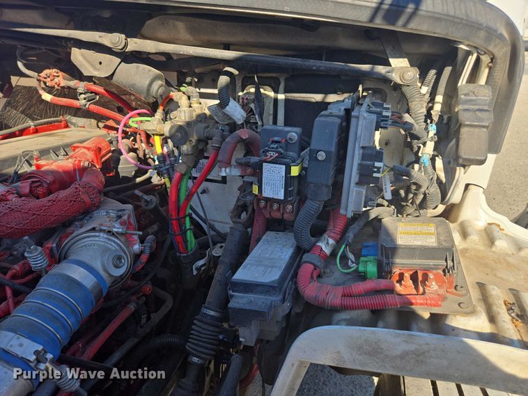 image for item DH8684 2014 Freightliner Business Class M2 box truck