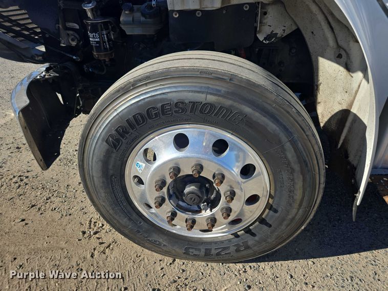 image for item DH8684 2014 Freightliner Business Class M2 box truck