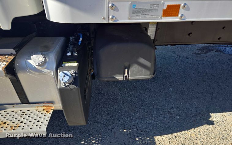 image for item DH8685 2013 Freightliner Business Class M2 box truck