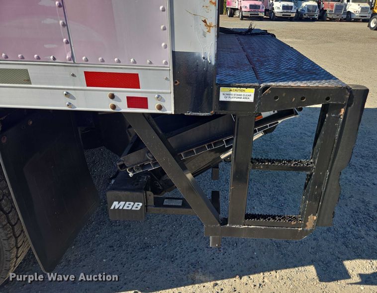 image for item DH8685 2013 Freightliner Business Class M2 box truck