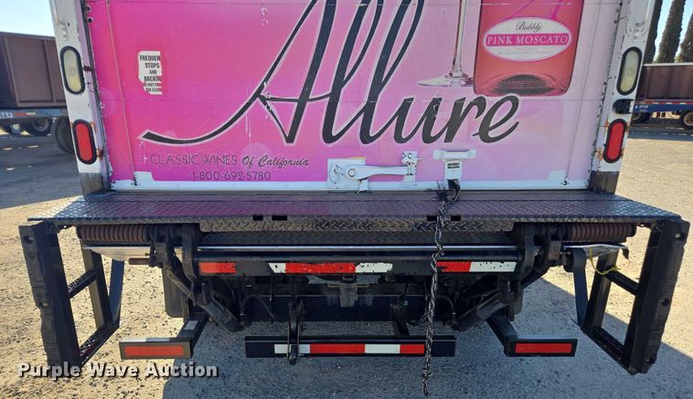 image for item DH8685 2013 Freightliner Business Class M2 box truck