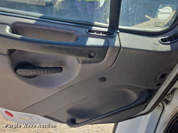 image for item DH8685 2013 Freightliner Business Class M2 box truck