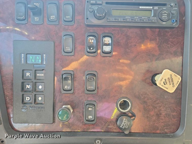 image for item DH8685 2013 Freightliner Business Class M2 box truck