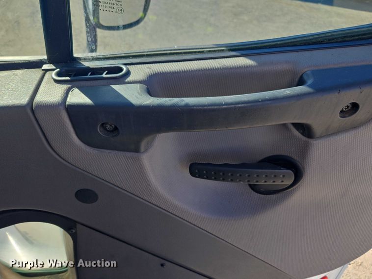 image for item DH8685 2013 Freightliner Business Class M2 box truck