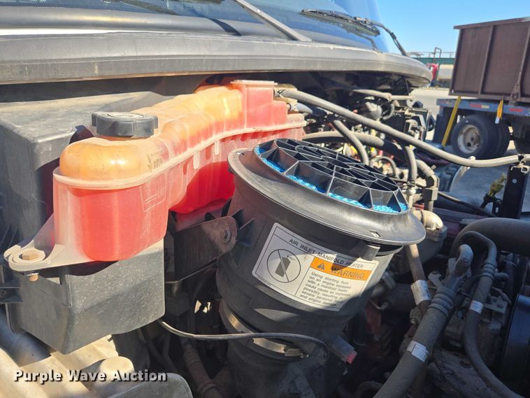 image for item DH8685 2013 Freightliner Business Class M2 box truck