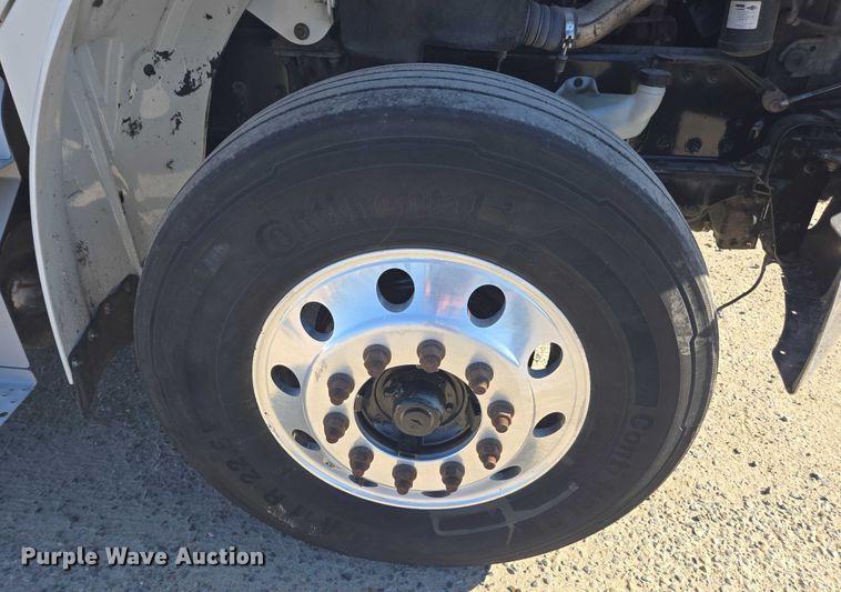 image for item DH8685 2013 Freightliner Business Class M2 box truck