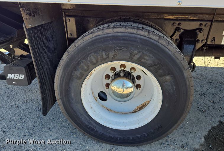 image for item DH8685 2013 Freightliner Business Class M2 box truck