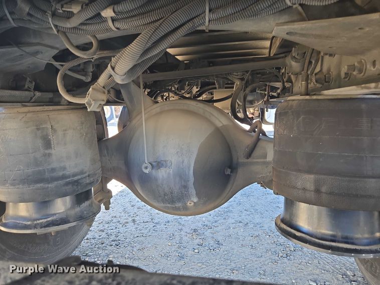 image for item DH8685 2013 Freightliner Business Class M2 box truck