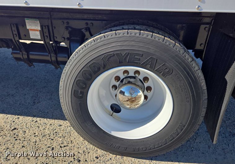 image for item DH8685 2013 Freightliner Business Class M2 box truck