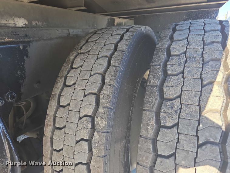 image for item DH8685 2013 Freightliner Business Class M2 box truck