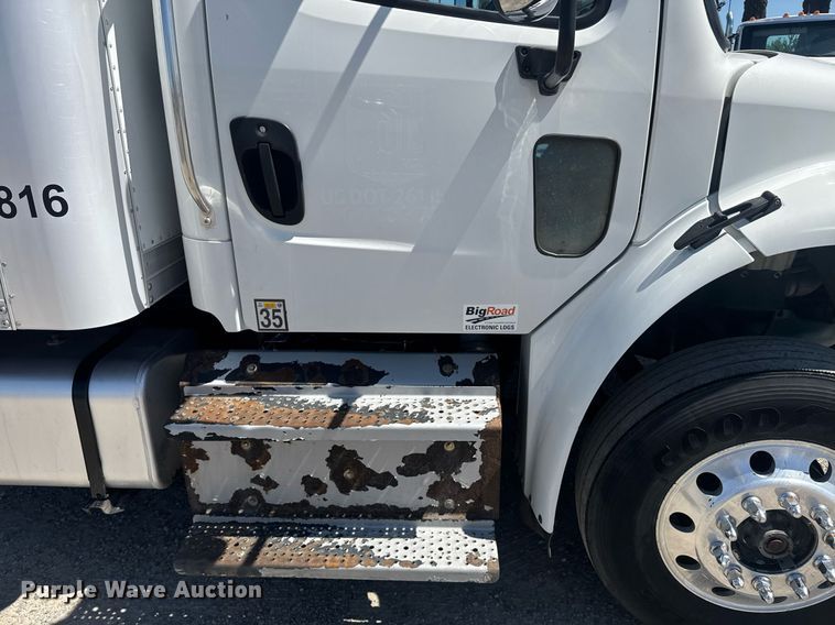 image for item DH8686 2014 Freightliner Business Class M2 box truck