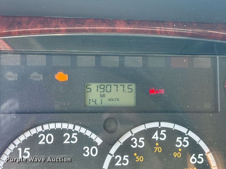 image for item DH8686 2014 Freightliner Business Class M2 box truck