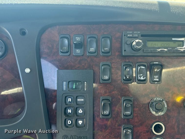 image for item DH8686 2014 Freightliner Business Class M2 box truck