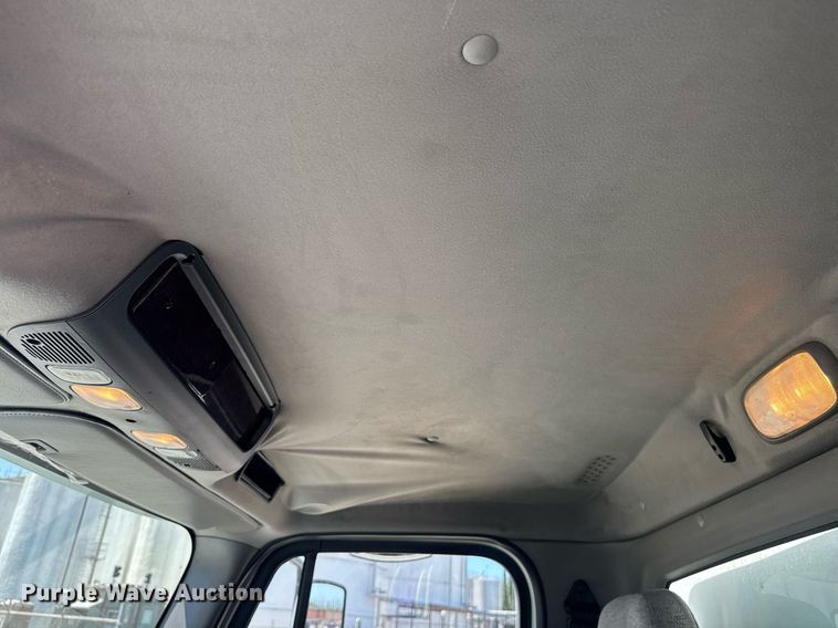 image for item DH8686 2014 Freightliner Business Class M2 box truck