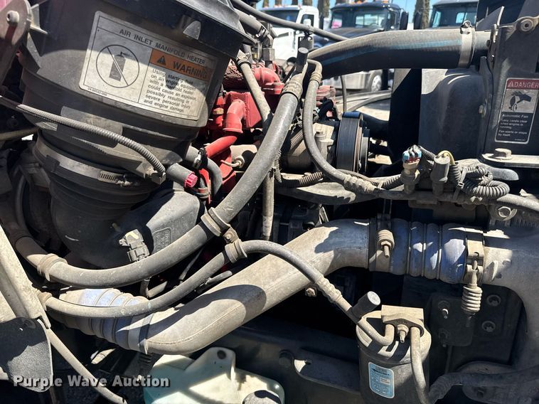 image for item DH8686 2014 Freightliner Business Class M2 box truck