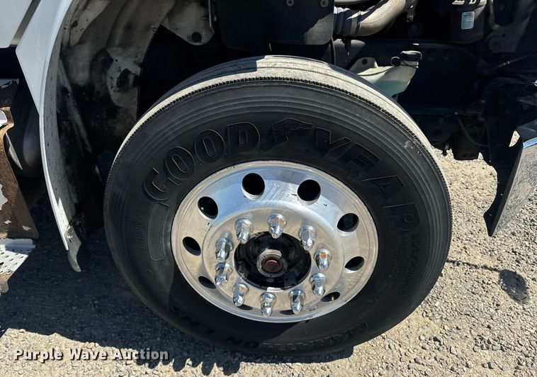 image for item DH8686 2014 Freightliner Business Class M2 box truck