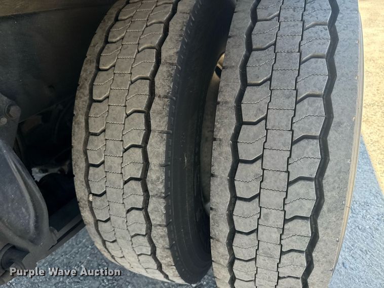 image for item DH8686 2014 Freightliner Business Class M2 box truck