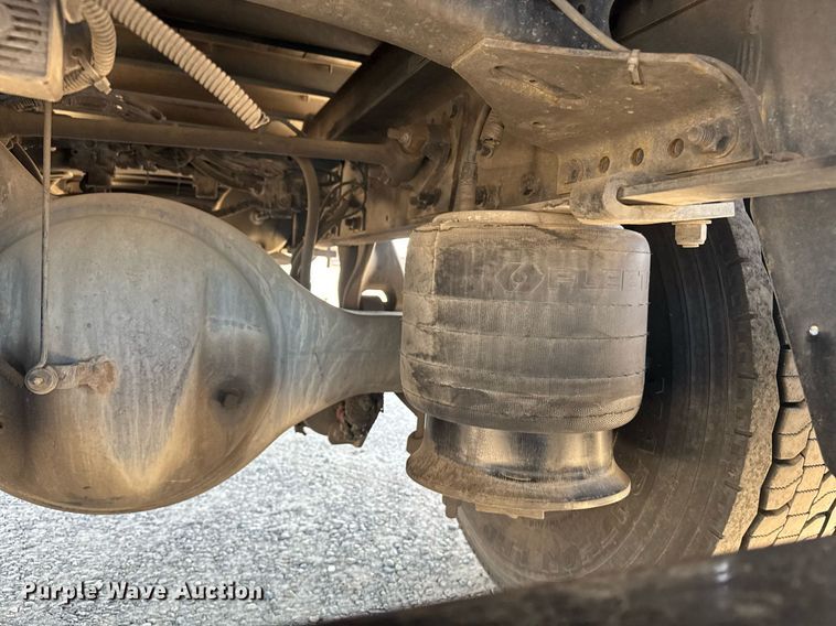 image for item DH8686 2014 Freightliner Business Class M2 box truck