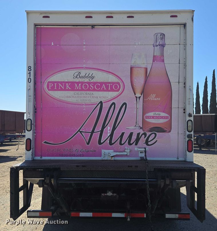 image for item DH8687 2013 Freightliner Business Class M2 box truck