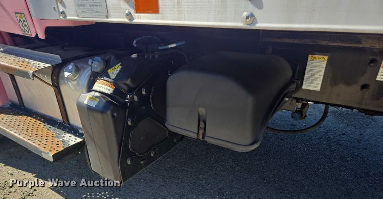 image for item DH8687 2013 Freightliner Business Class M2 box truck