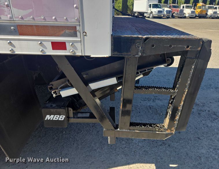 image for item DH8687 2013 Freightliner Business Class M2 box truck