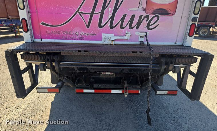 image for item DH8687 2013 Freightliner Business Class M2 box truck