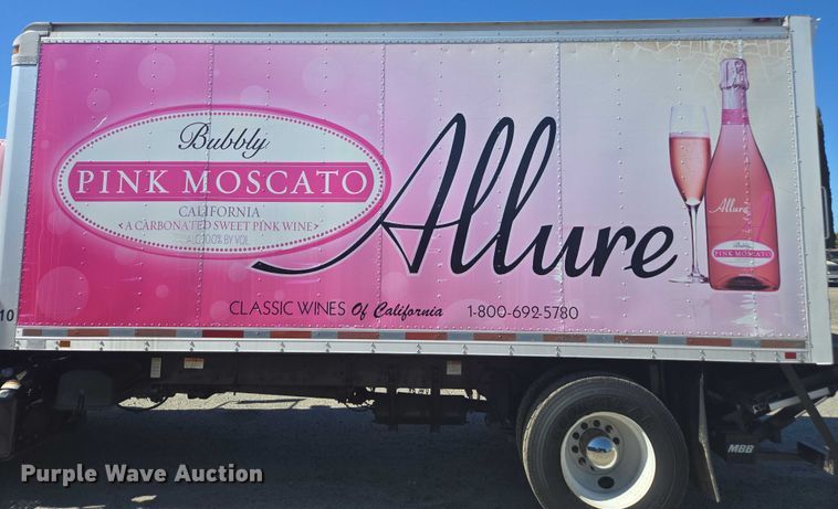 image for item DH8687 2013 Freightliner Business Class M2 box truck