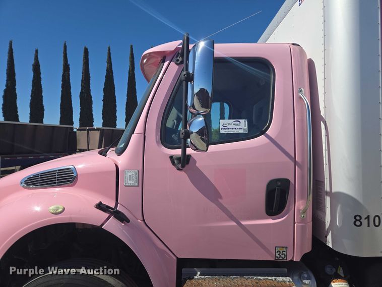 image for item DH8687 2013 Freightliner Business Class M2 box truck