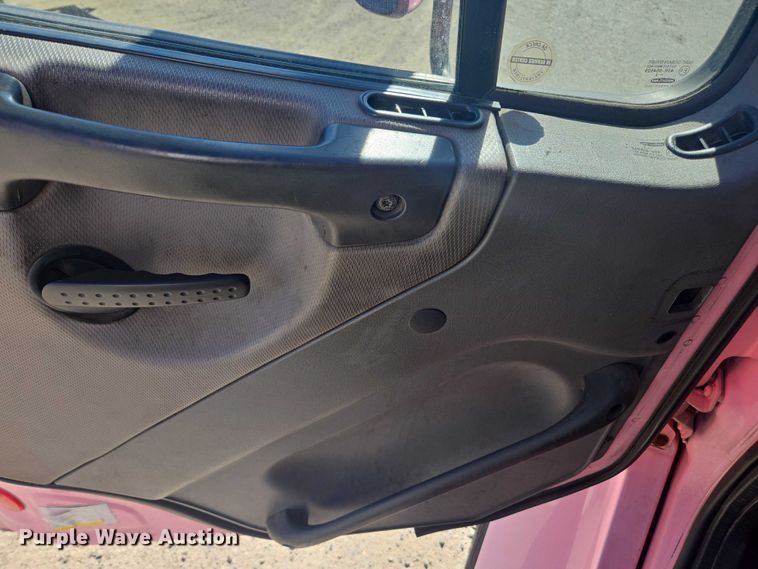 image for item DH8687 2013 Freightliner Business Class M2 box truck