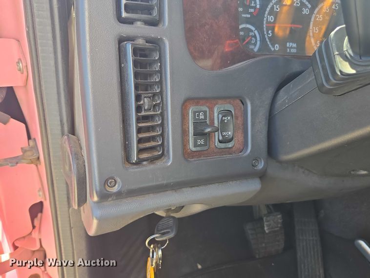 image for item DH8687 2013 Freightliner Business Class M2 box truck