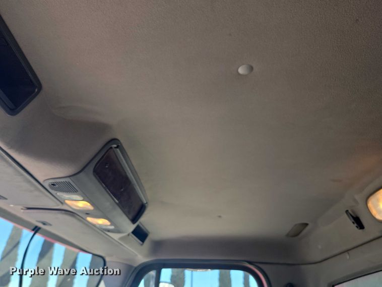 image for item DH8687 2013 Freightliner Business Class M2 box truck