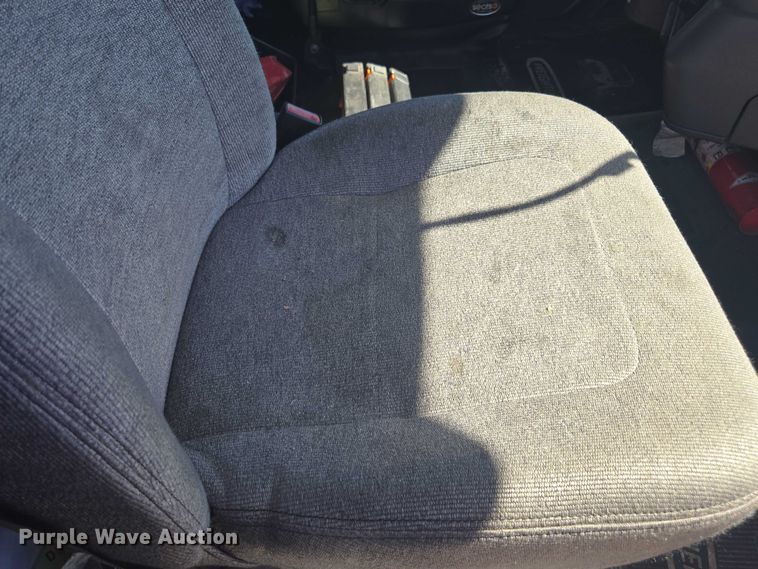 image for item DH8687 2013 Freightliner Business Class M2 box truck