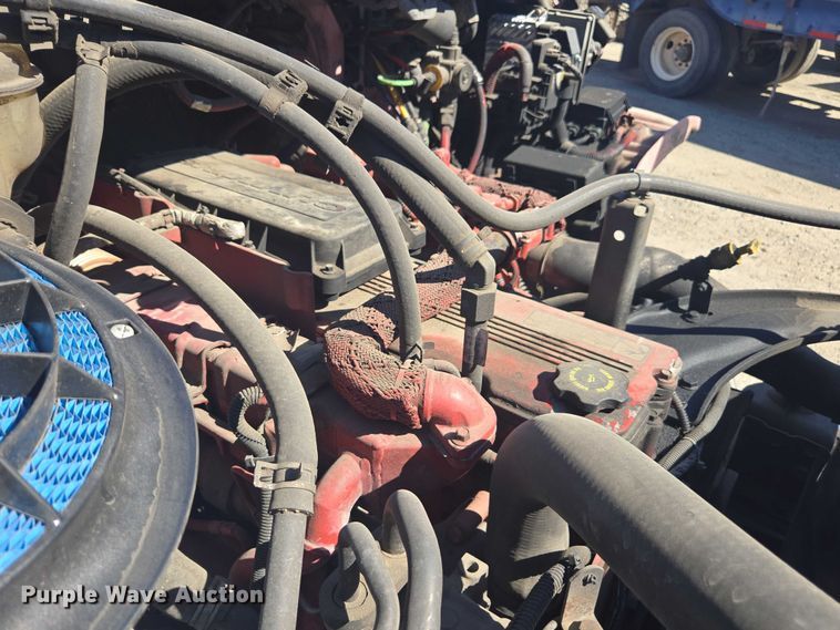 image for item DH8687 2013 Freightliner Business Class M2 box truck