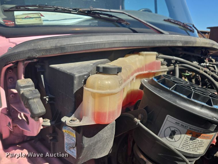 image for item DH8687 2013 Freightliner Business Class M2 box truck