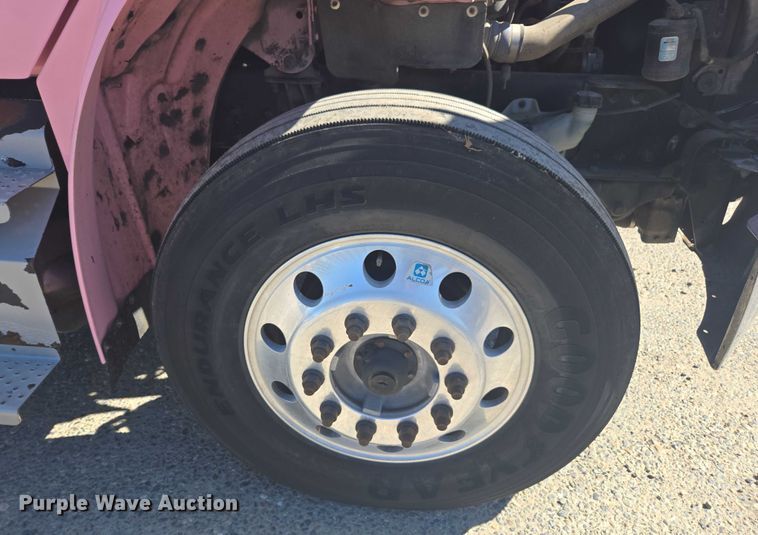 image for item DH8687 2013 Freightliner Business Class M2 box truck