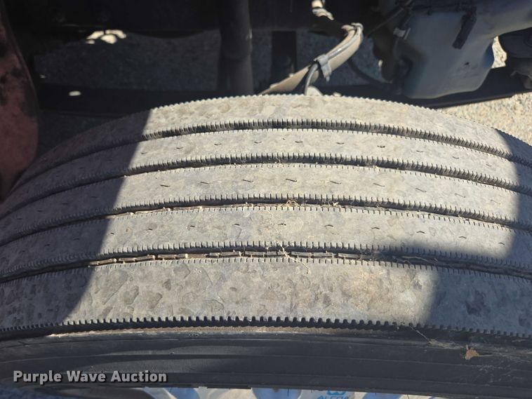 image for item DH8687 2013 Freightliner Business Class M2 box truck