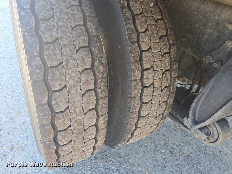 image for item DH8687 2013 Freightliner Business Class M2 box truck