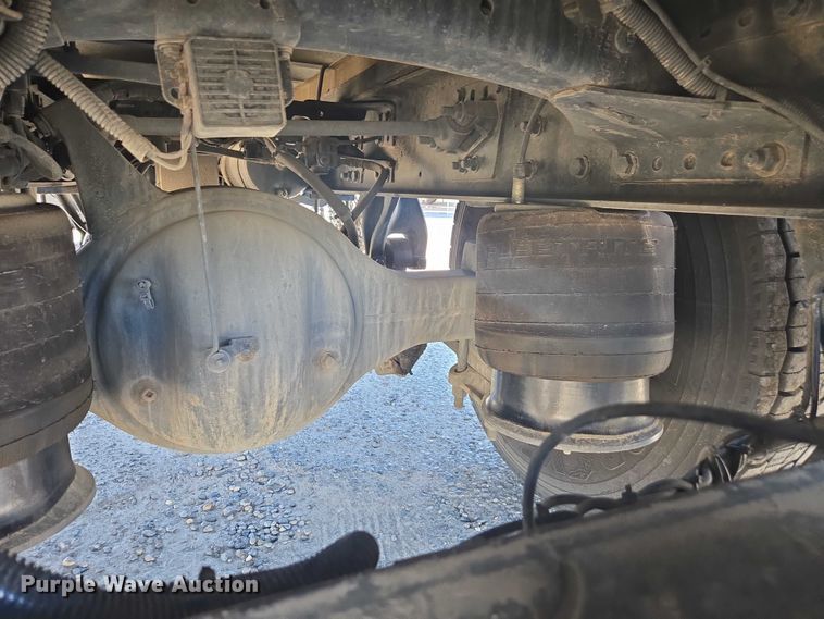 image for item DH8687 2013 Freightliner Business Class M2 box truck