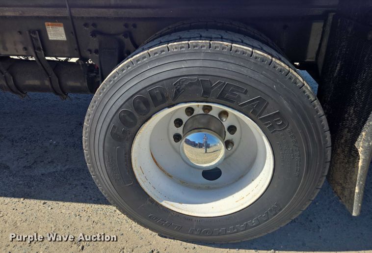 image for item DH8687 2013 Freightliner Business Class M2 box truck