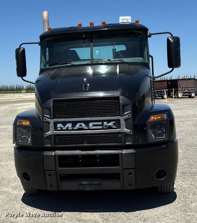 CAMIóN 2020 MACK