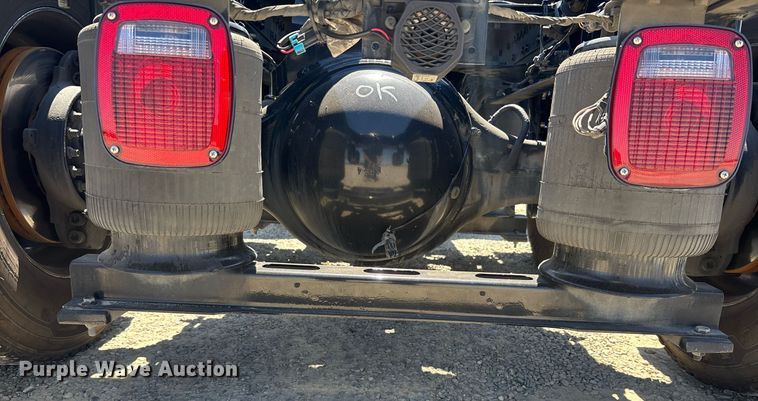 image for item DH8688 2020 Mack Anthem AN64T semi truck