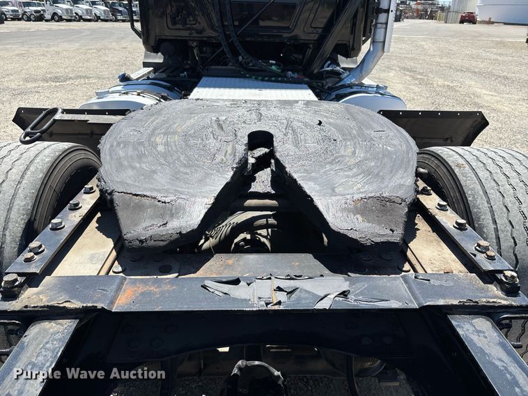 image for item DH8688 2020 Mack Anthem AN64T semi truck