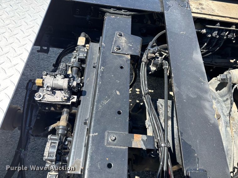 image for item DH8688 2020 Mack Anthem AN64T semi truck