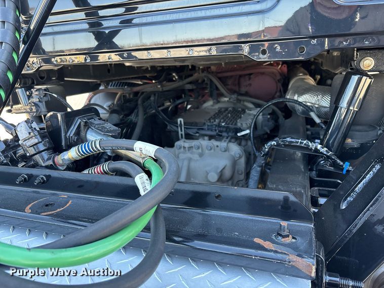 image for item DH8688 2020 Mack Anthem AN64T semi truck