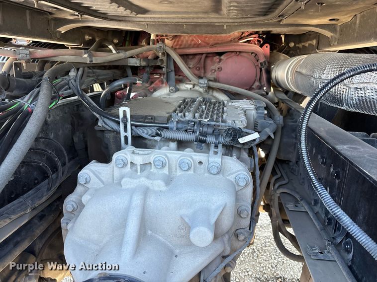 image for item DH8688 2020 Mack Anthem AN64T semi truck