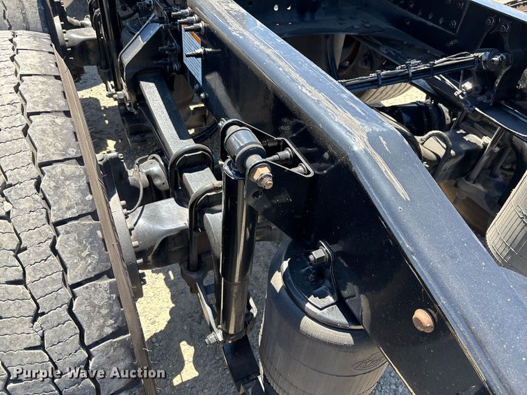 image for item DH8688 2020 Mack Anthem AN64T semi truck