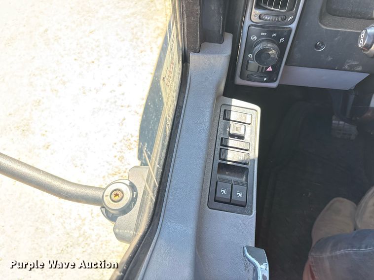 image for item DH8688 2020 Mack Anthem AN64T semi truck